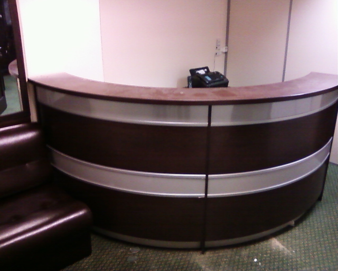 стойка ресепшен